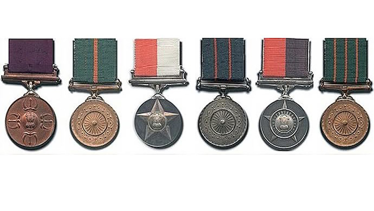 देशातील १ हजार ५७ अधिकारी-कर्मचाऱ्यांना शौर्य व सेवा पदके जाहीर